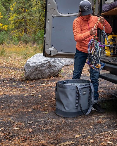 Yeti camping top