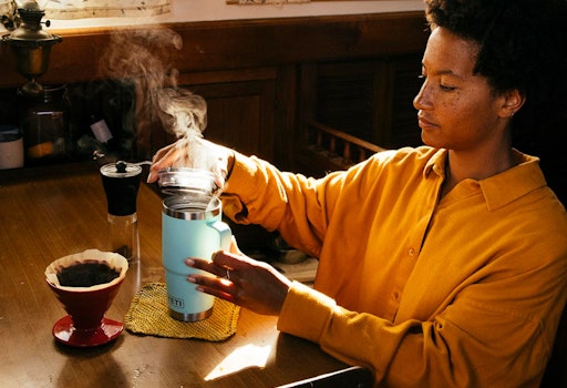 YETI 30oz Rambler Travel Mug 11 YETI 30oz Rambler Travel Mug -Favorite Wear MS Mug Drinkware Product Overview Image Double Wall Vacuum Insulation