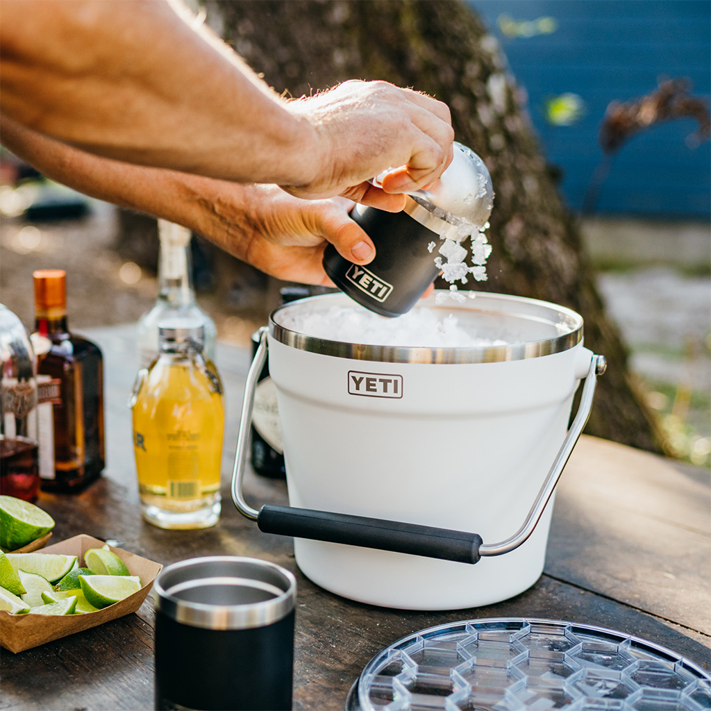 Yeti lid sale that holds liquor