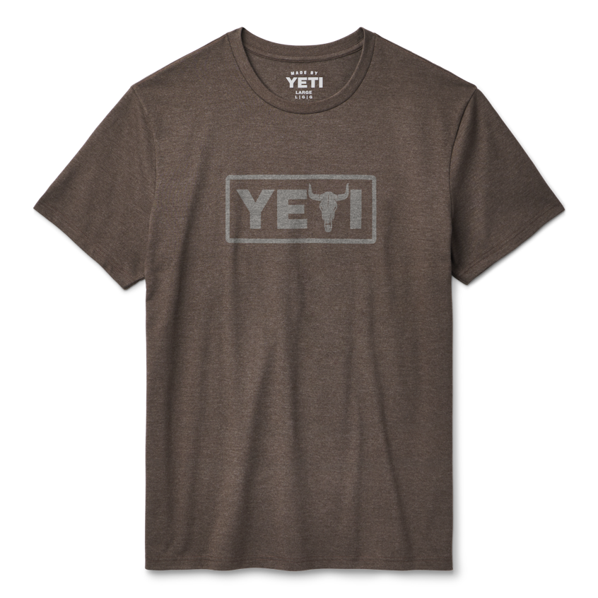YETI Coolers BEAR Logo Badge T-Shirt Size Small Maroon Wine