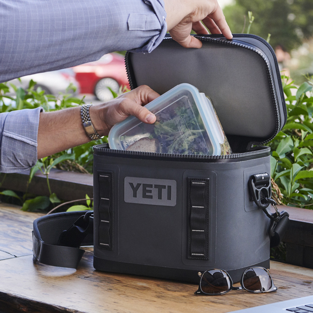 YETI CA Hopper Flip 8 Soft Cooler